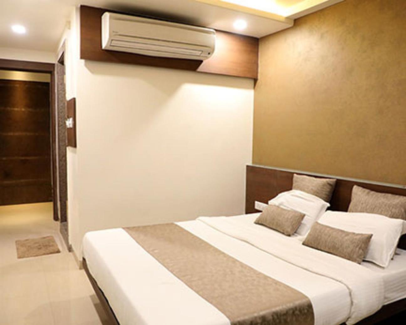 Adarsh Palace Hotel Bhopal Exterior photo
